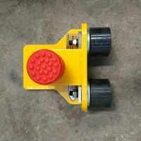 實(shí)拍！通用型200輪矩形方管梁頭防脫軌產(chǎn)品實(shí)物圖