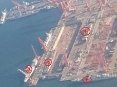 大連造船廠干船塢又有新變化 首批8艘055艦同時(shí)開(kāi)建！