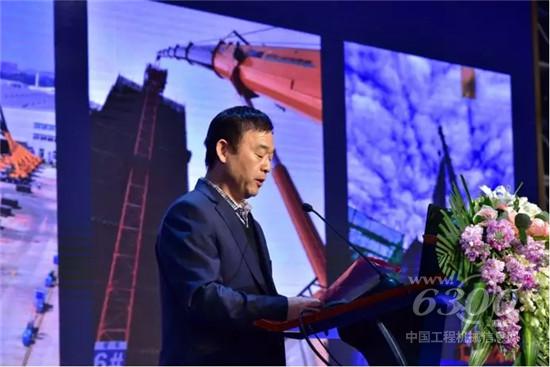 徐工，向全球輪式起重機第一發(fā)起沖擊