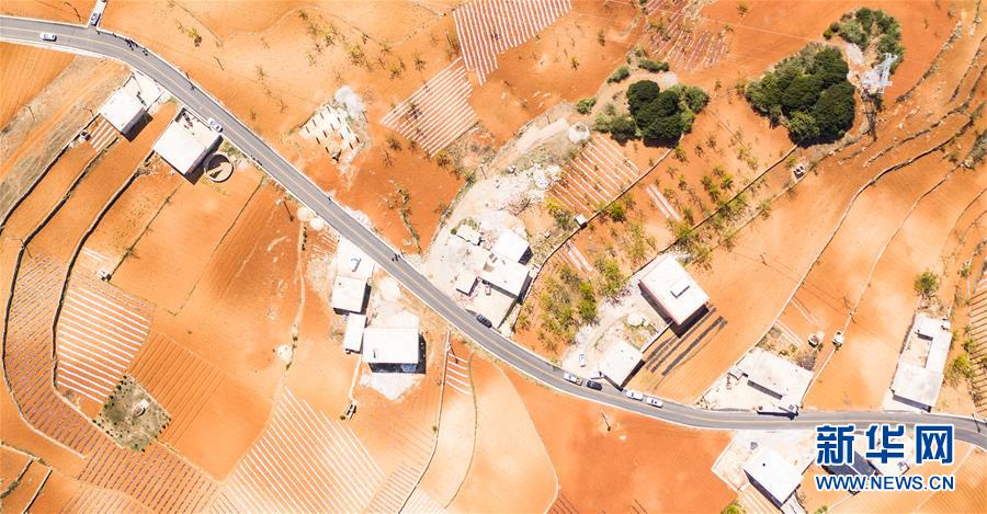 (新華視界)(1)貴州1307公里縣鄉(xiāng)公路改善工程通過交工驗(yàn)收