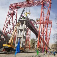 宜昌市路橋工程門(mén)機(jī)起重機(jī)