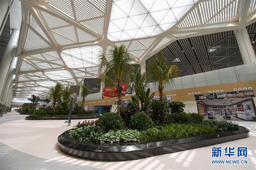 （經(jīng)濟(jì)）（3）?？诿捞m國(guó)際機(jī)場(chǎng)二期項(xiàng)目主體工程完工