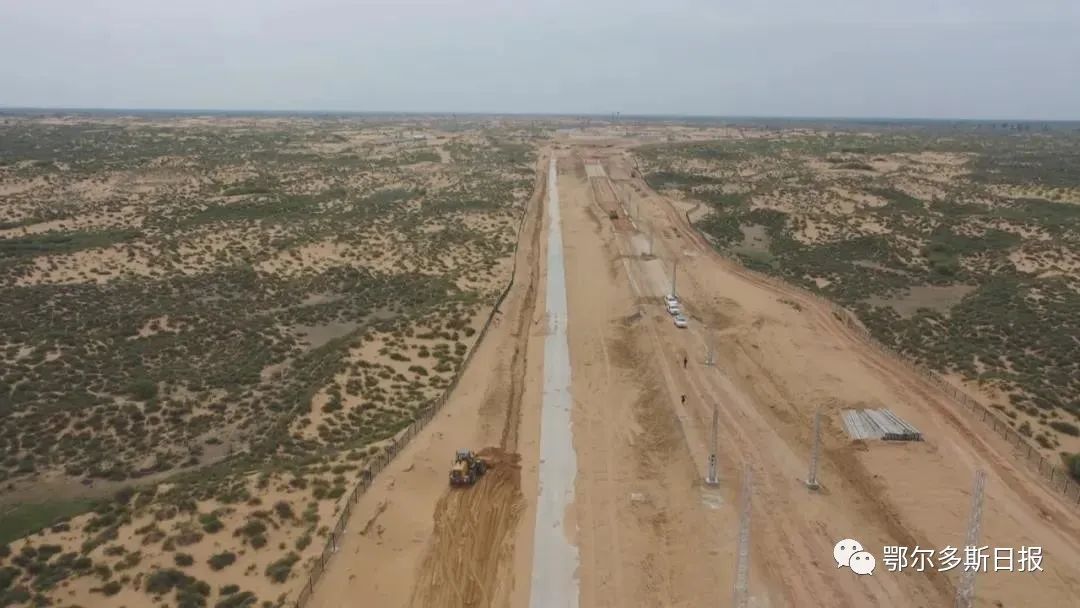 鄂爾多斯又一重要煤炭鐵路專運線開始鋪軌