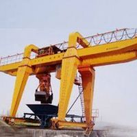 石家莊起重機(jī)抓斗門(mén)式起重機(jī)