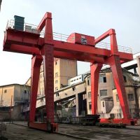 福建雙梁吊鉤門式起重機(jī)