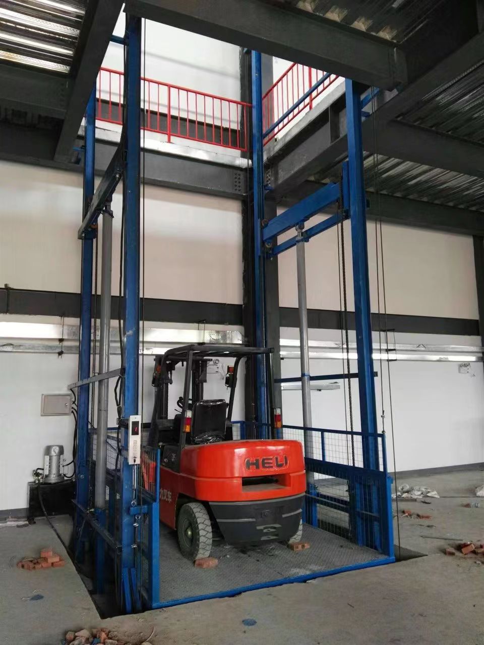 重慶升降平臺供應(yīng)榮昌貨梯銷售